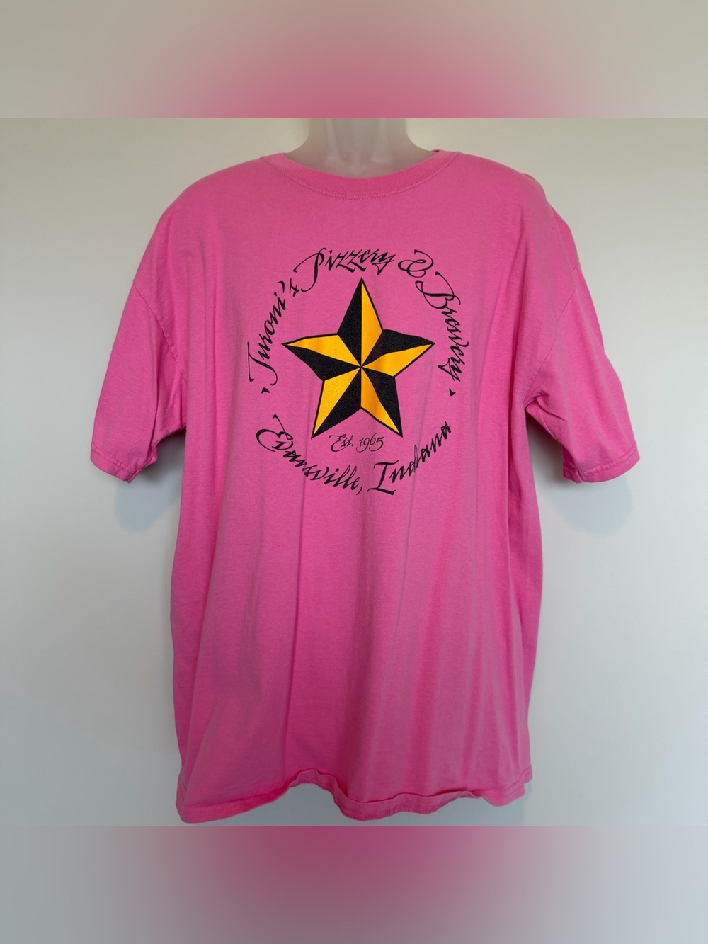 Pink Turoni’s Pizzery & Brewery Graphic Short-Sleeve T-Shirt | Size XL